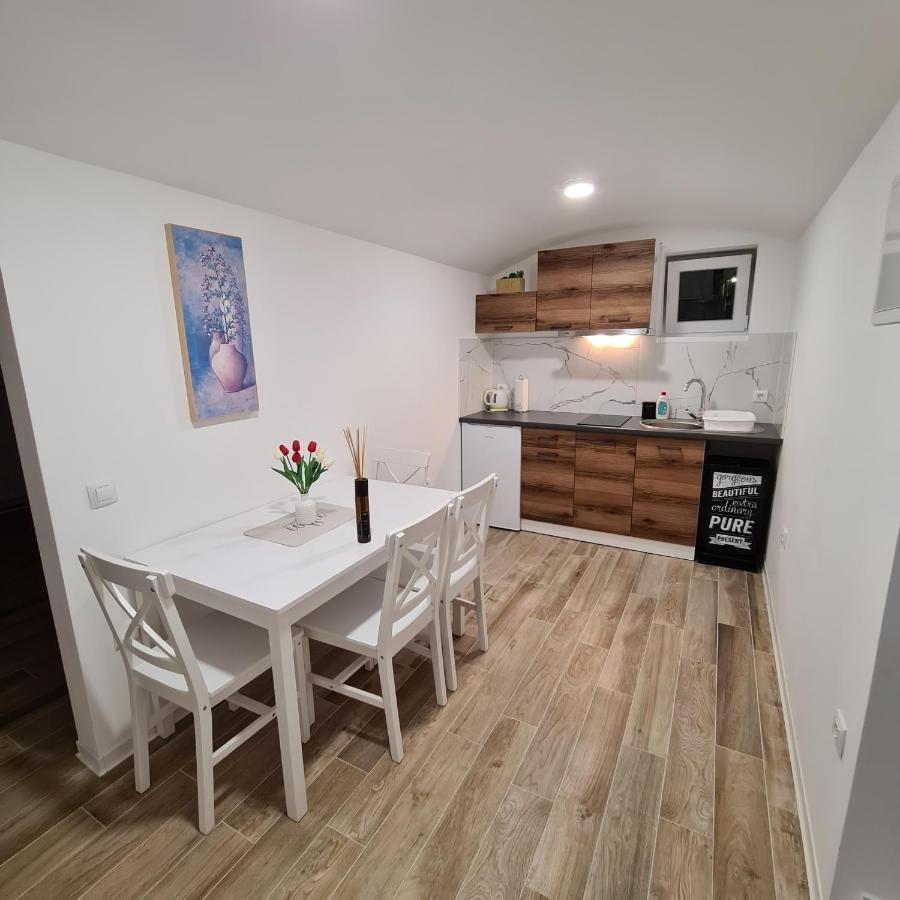 Apartment Dinlux Μαριμπόρ Εξωτερικό φωτογραφία