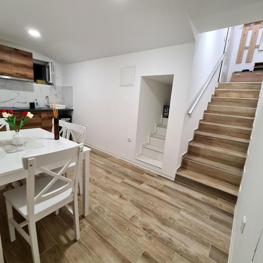 Apartment Dinlux Μαριμπόρ Εξωτερικό φωτογραφία