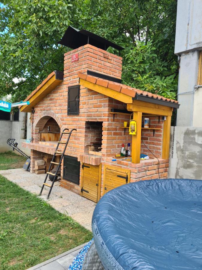 Apartment Dinlux Μαριμπόρ Εξωτερικό φωτογραφία
