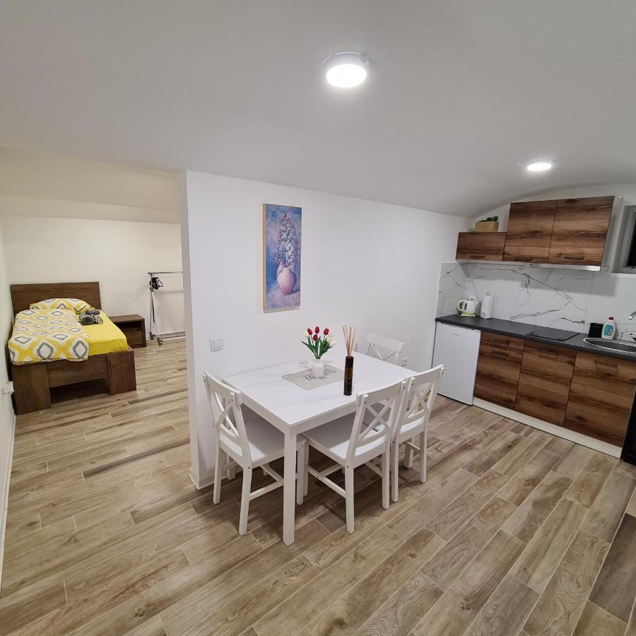 Apartment Dinlux Μαριμπόρ Εξωτερικό φωτογραφία