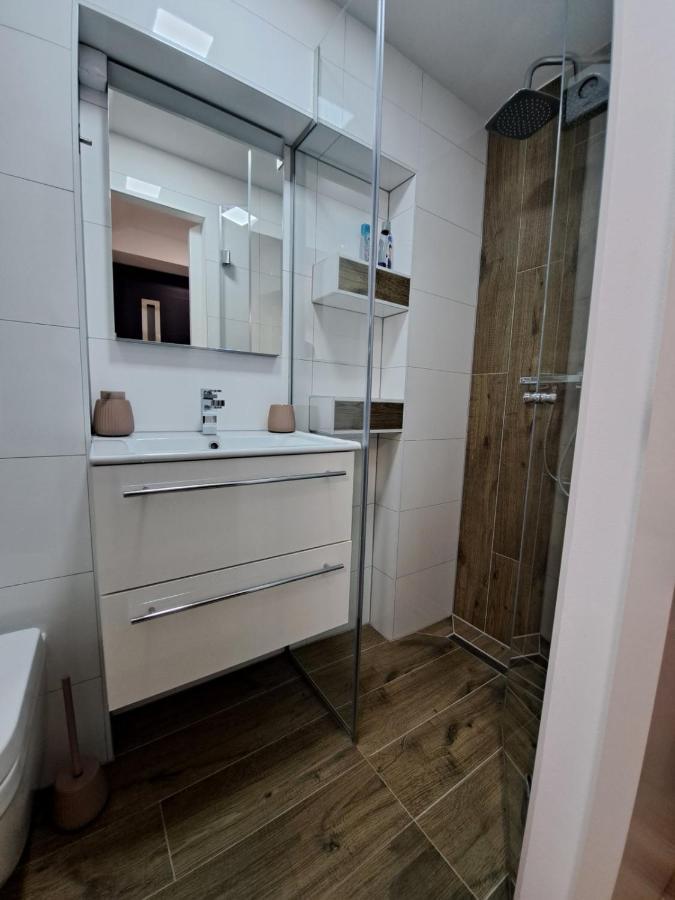 Apartment Dinlux Μαριμπόρ Εξωτερικό φωτογραφία